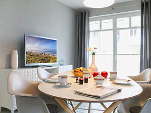 Esstisch Ferienwohnung 09 Villa Seebach