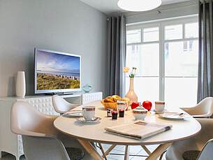 Esstisch Ferienwohnung 09 Villa Seebach
