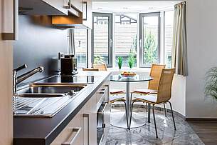 Küche der Ferienwohnung 08 in der Villa Höger