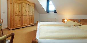 Schlafzimmer Ferienwohnung 11 Villa Seegarten