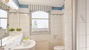 Badezimmer Ferienwohnung 01 Villa Seegarten