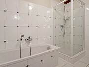 Ferienwohnung 05 'Käsbüdel' - Blick ins Vollbad