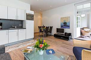 Wohnzimmer der Ferienwohnung 02 in der Villa Höger