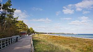 Die Seebrücke von Boltenhagen ist eines der bekanntesten Wahrzeichen des Ostseebads und ein zentraler Punkt der Promenade.