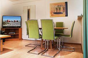 Esstisch Ferienwohnung 02 Villa Seebach