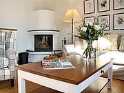Ferienwohnung 04 'Sorgenfrei' - gemütlicher Kamin im Wohnbereich