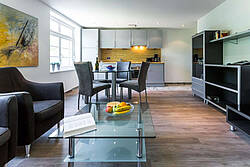 Wohnzimmer der Ferienwohnung 09 in der Villa Höger