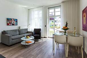 Wohnzimmer der Ferienwohnung 03 in der Villa Höger