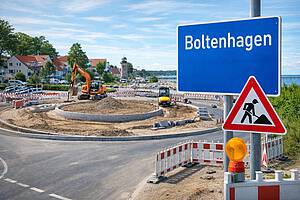 Kreisverkehr in Boltenhagen 2026: Bau am Ortseingang & Auswirkungen auf die Anreise