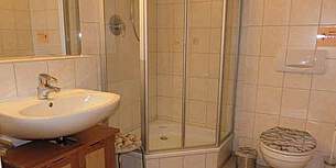 Badezimmer Ferienwohnung 03 Villa Seegarten