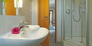 Badezimmer Ferienwohnung 11 Villa Seegarten