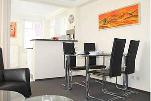 Esstisch Ferienwohnung 13 Villa Seebach 